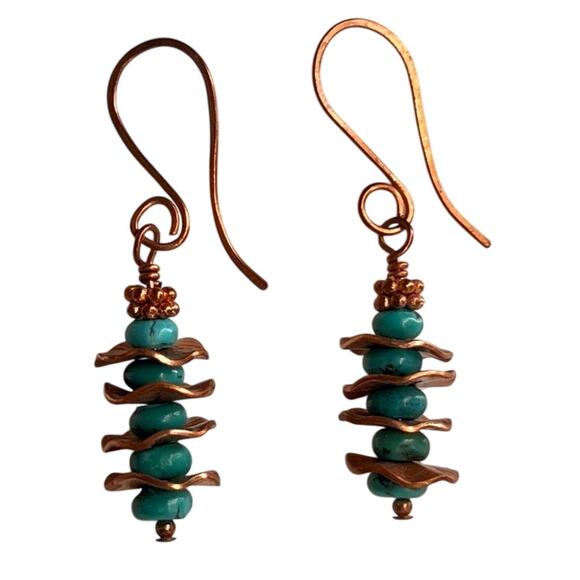 VINTAGE Handmade Stacked Turquoise and Copper Dangle Earrings - Picture 1 of 6
